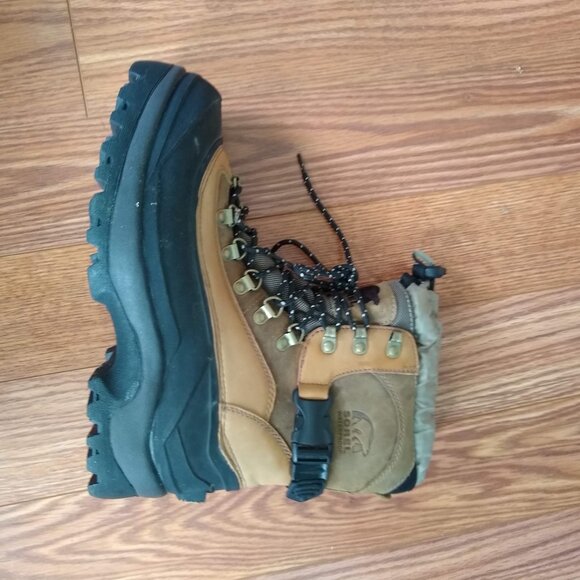NWOT Sorel Men\'s Waterproof Boot in BARK Size 8 main image 4